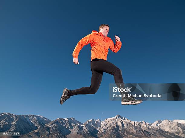 Runner Mountain - Fotografie stock e altre immagini di Jogging - Jogging, Abbigliamento sportivo, Individualità
