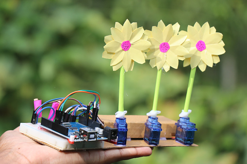 Programmable Microcontroller Projects Electronic Circuit On A Small ...