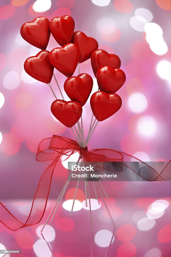 Красные сердечки на Иллюминация фон - Стоковые фото Без людей роялти-фри