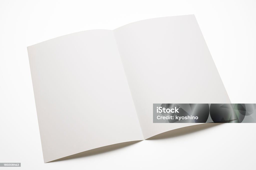 絶縁ショットを白背景の上に空白のパンフレット - からっぽのロイヤリティフリーストックフォト