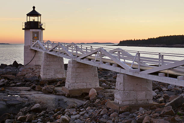 marshall point lighthouse - lighthouse maine beacon marshall point lighthouse stock-fotos und bilder