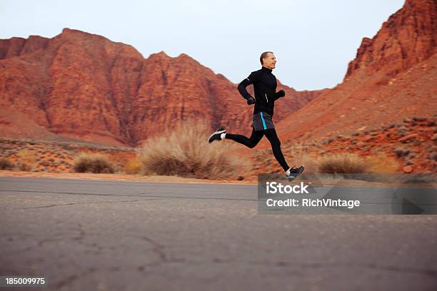 Maschio Runner - Fotografie stock e altre immagini di 50-54 anni - 50-54 anni, Adulto, Adulto in età matura