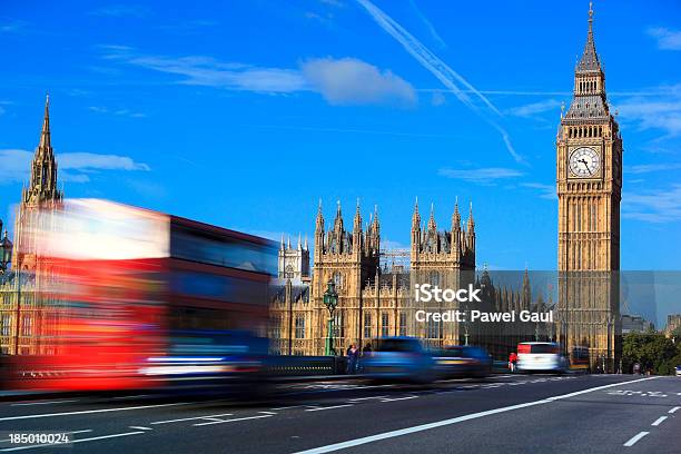 De Tráfego Na Ponte De Westminster - Fotografias de stock e mais imagens de Ao Ar Livre - Ao Ar Livre, Big Ben, Capitais internacionais