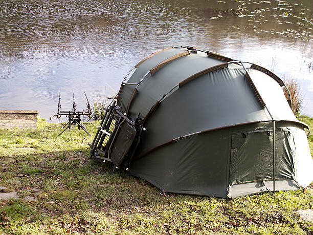 istock Fishing tent at the lake 185010077
