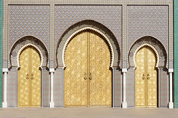 moroccon porte, fes - dar el makhzen foto e immagini stock
