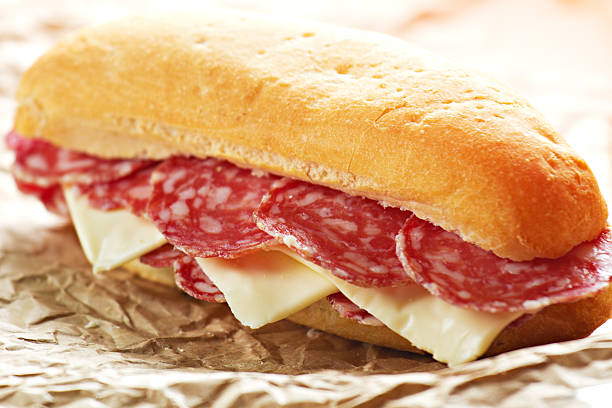 salami-sandwich - mozzarella tomato sandwich picnic stock-fotos und bilder