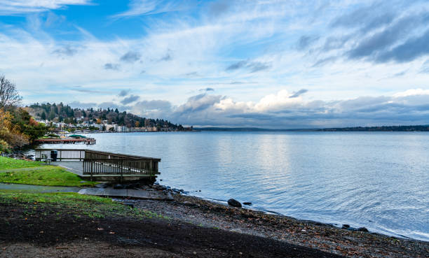 istock Seattle Lake Winder Shoreline 1850133198