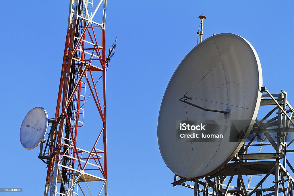 Comunicação antennas - Foto de stock de Alto - Descrição Geral royalty-free