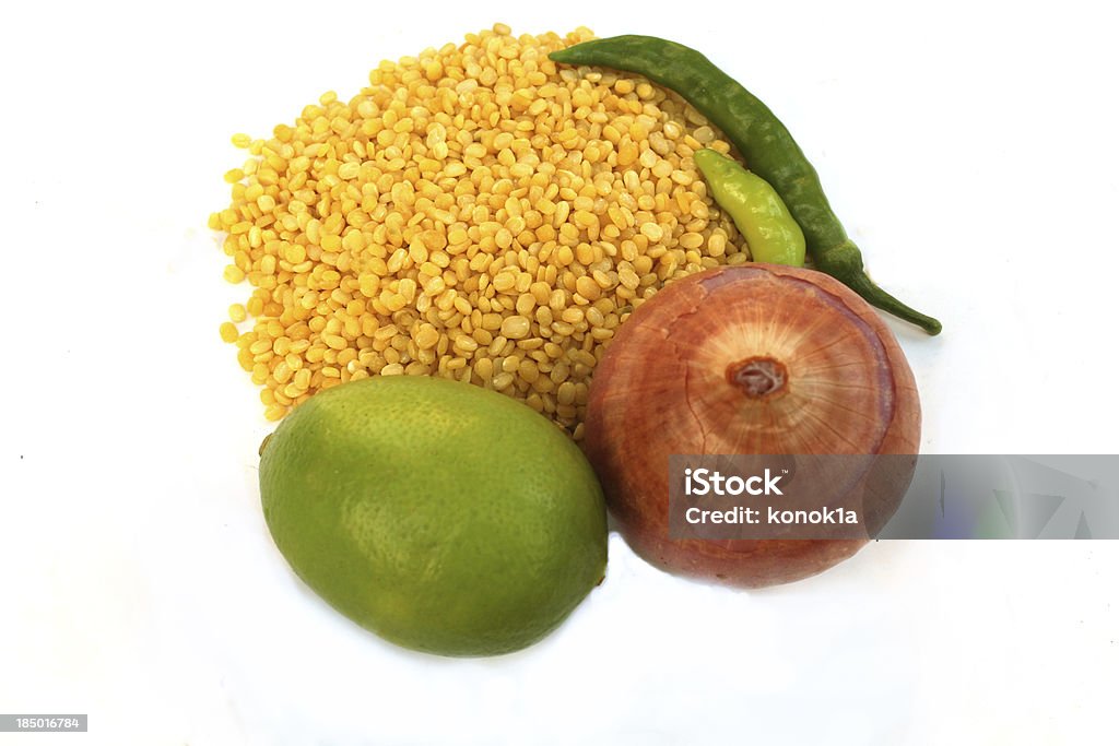 Żółty soczewica z onon, cytryna, chili - Zbiór zdjęć royalty-free (Bez ludzi)