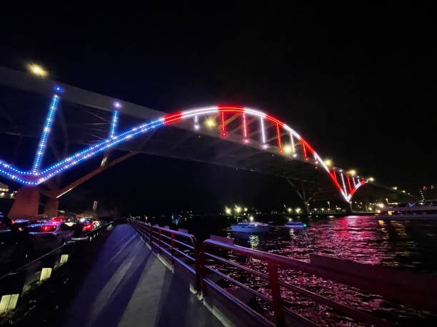 istock Hoan Bridge in Milwaukee Wisconsin 1850170574