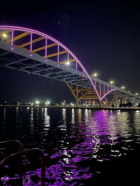 istock Hoan Bridge in Milwaukee Wisconsin 1850171095