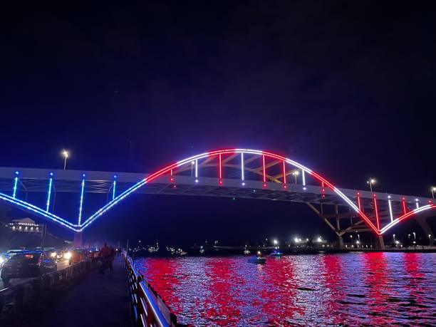 istock Hoan Bridge in Milwaukee Wisconsin 1850171118