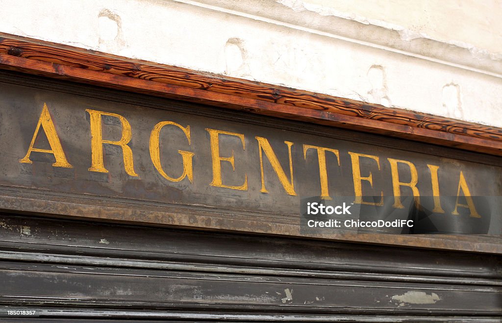 Importante e antiga loja italiano placa com a palavra Argenteria - Foto de stock de Arezzo royalty-free