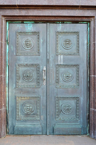 istock Old metal door. 185023961