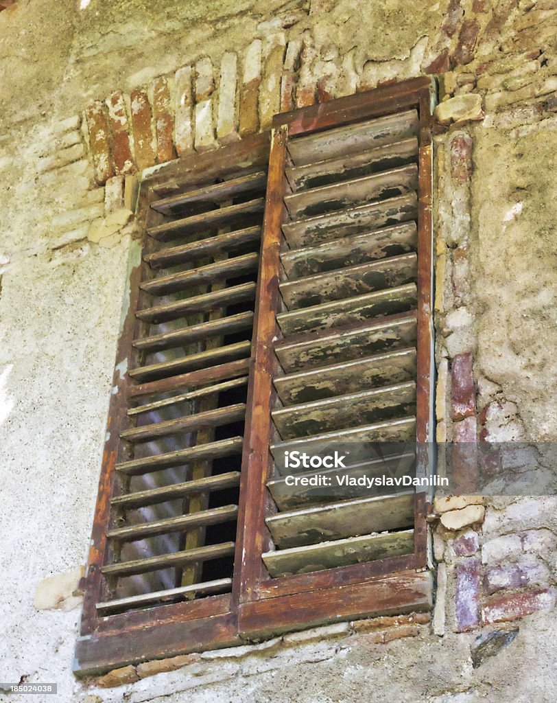 vecchia finestra - Foto stock royalty-free di Ambientazione interna