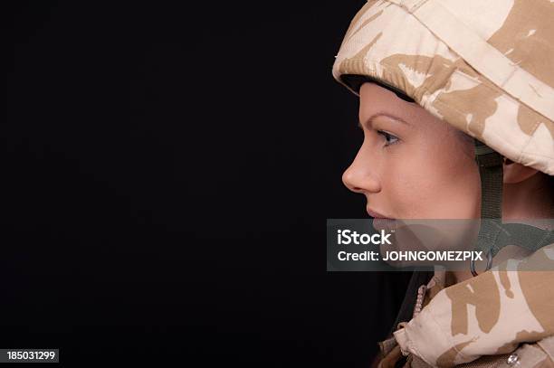 Mulher Soldado - Fotografias de stock e mais imagens de Adulto - Adulto, Beleza, Camuflagem - Padrão