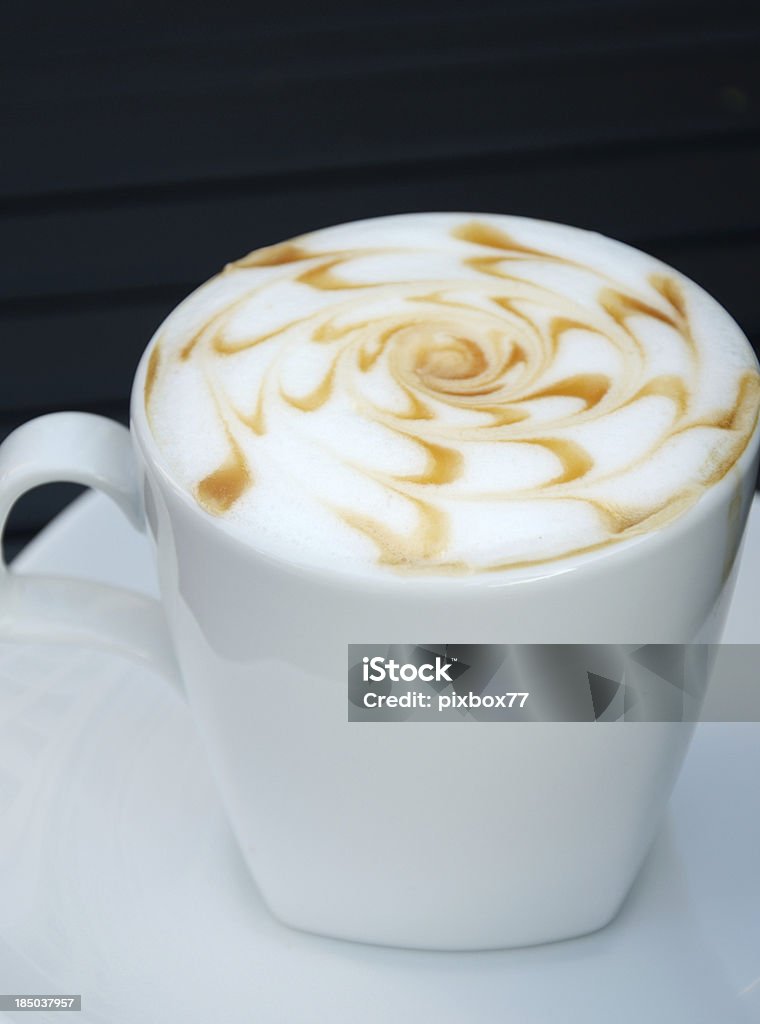 Heißen Kaffee am Tisch im Café - Lizenzfrei Café Stock-Foto