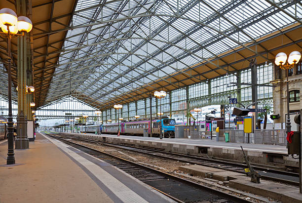 istock railway station, Tours, France 185039025