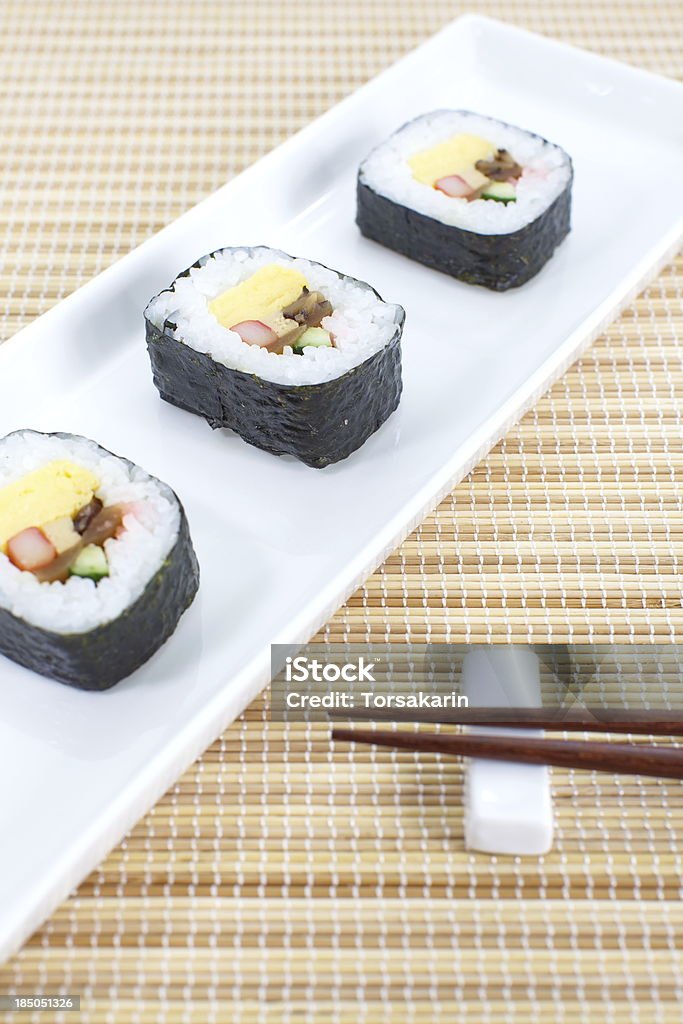 Makizushi 美味しい寿司 - カットアウトのロイヤリティフリーストックフォト