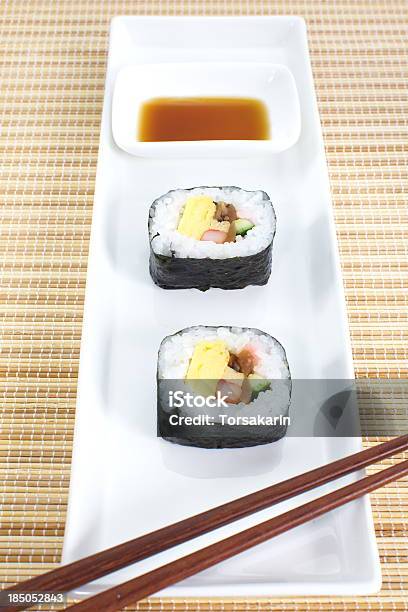 Makizushi Deliciosos Rollos De Sushi Foto de stock y más banco de imágenes de Alimento - Alimento, Aperitivo - Plato de comida, Arreglo