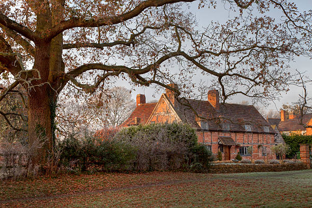 istock Warwickshire cottage in winter 185054304