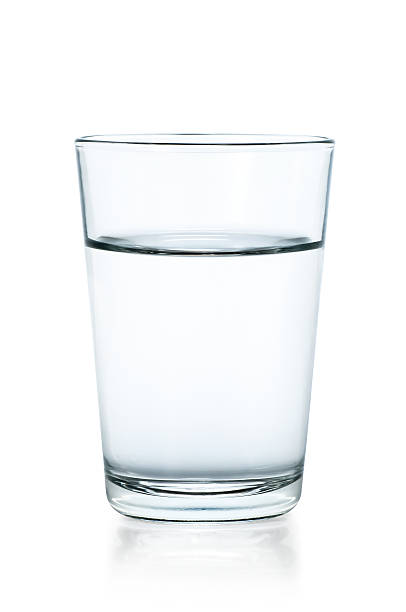 透明なガラスの水の白背景 - グラス ストックフォトと画像