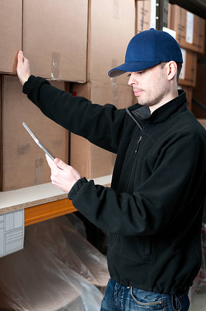 istock Supply control with the help of a digital tablet 185056479