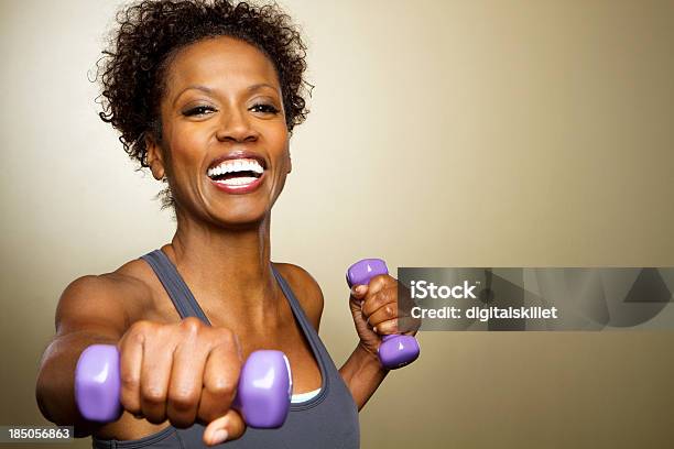Fitness Stockfoto und mehr Bilder von Fitnesstraining - Fitnesstraining, Frauen, Eine Frau allein