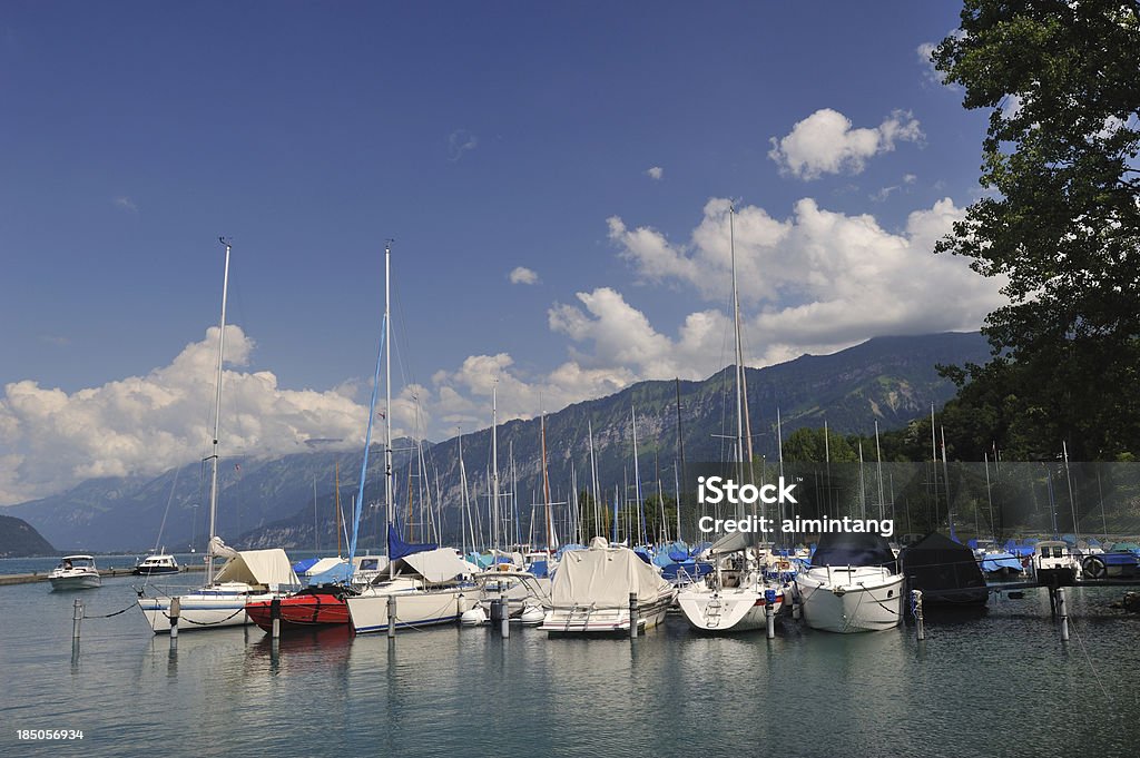 Barche al Lago di Thun - Foto stock royalty-free di Spiez