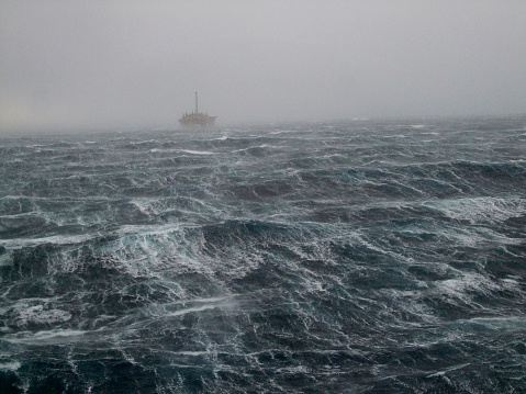 Tormenta Oilrig Mar del Norte photo