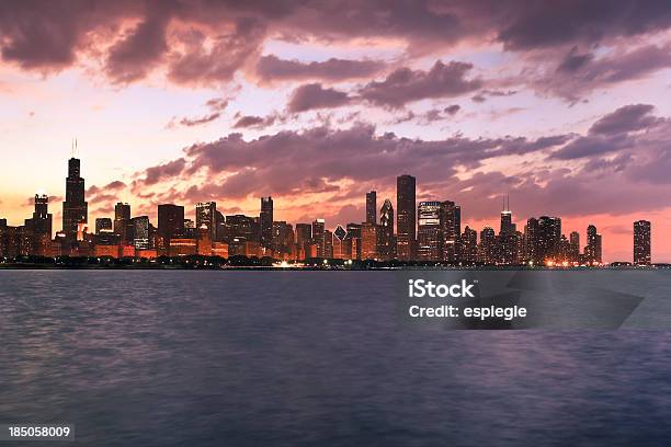 Skyline De Chicago Ao Pôr Do Sol - Fotografias de stock e mais imagens de América do Norte - América do Norte, Ao Ar Livre, Chicago - Illinois