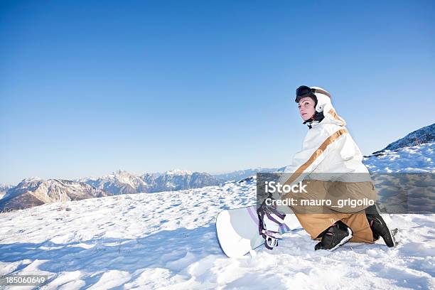 여자 및 스노우보드 겨울에 대한 스톡 사진 및 기타 이미지 - 겨울, 겨울 스포츠, 고요한 장면