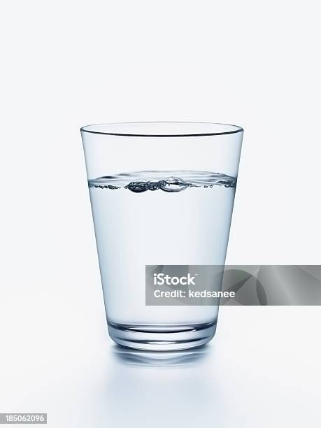 Bicchiere Di Acqua - Fotografie stock e altre immagini di Acqua - Acqua, Acqua potabile, Assetato