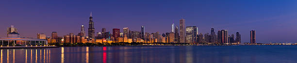 istock Panoramic View of the Chicago Skyline at Dawn 185062592