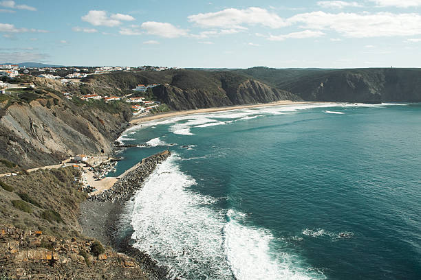 istock Portuguese Coast in Algarve 185063265