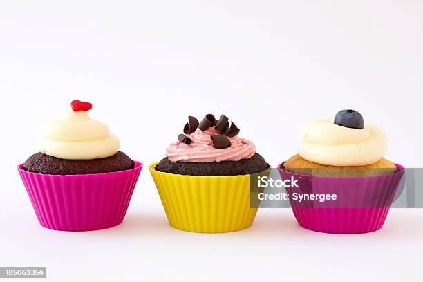 Cupcakes Stockfoto und mehr Bilder von Kuchen - Kuchen, Freisteller – Neutraler Hintergrund, Cupcake