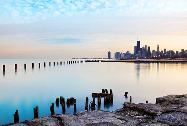 panoramic view of the chicago river and skyline - chicago illinois stok fotoğraflar ve resimler