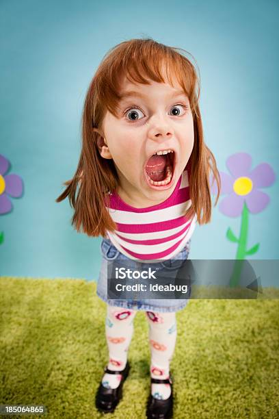 Foto de Angry Menina Com Cabelo Vermelho Fantástico Mundo e mais fotos de stock de Criança - Criança, Dar Ataque, Berrar