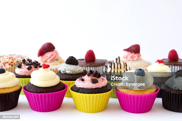 カップケーキのボーダー - アイシングのストックフォトや画像を多数ご用意 - アイシング, イチゴ, カットアウト