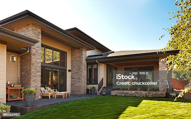 Hermoso Patio Foto de stock y más banco de imágenes de Casa - Casa, Aire libre, Arquitectura exterior