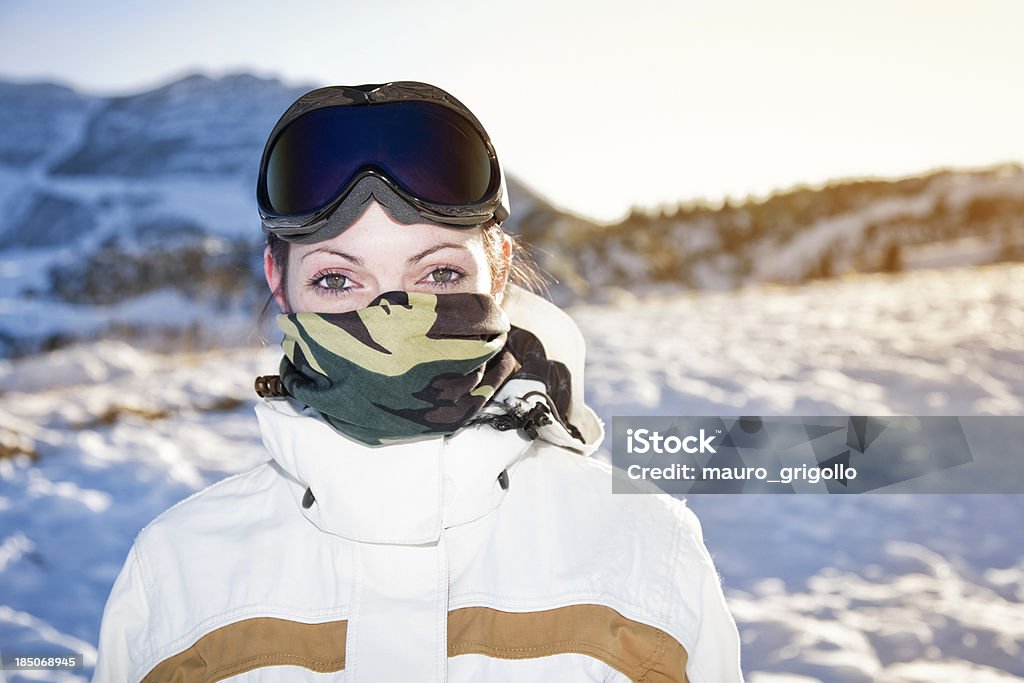 Donna di snowboard - Foto stock royalty-free di Abbigliamento sportivo