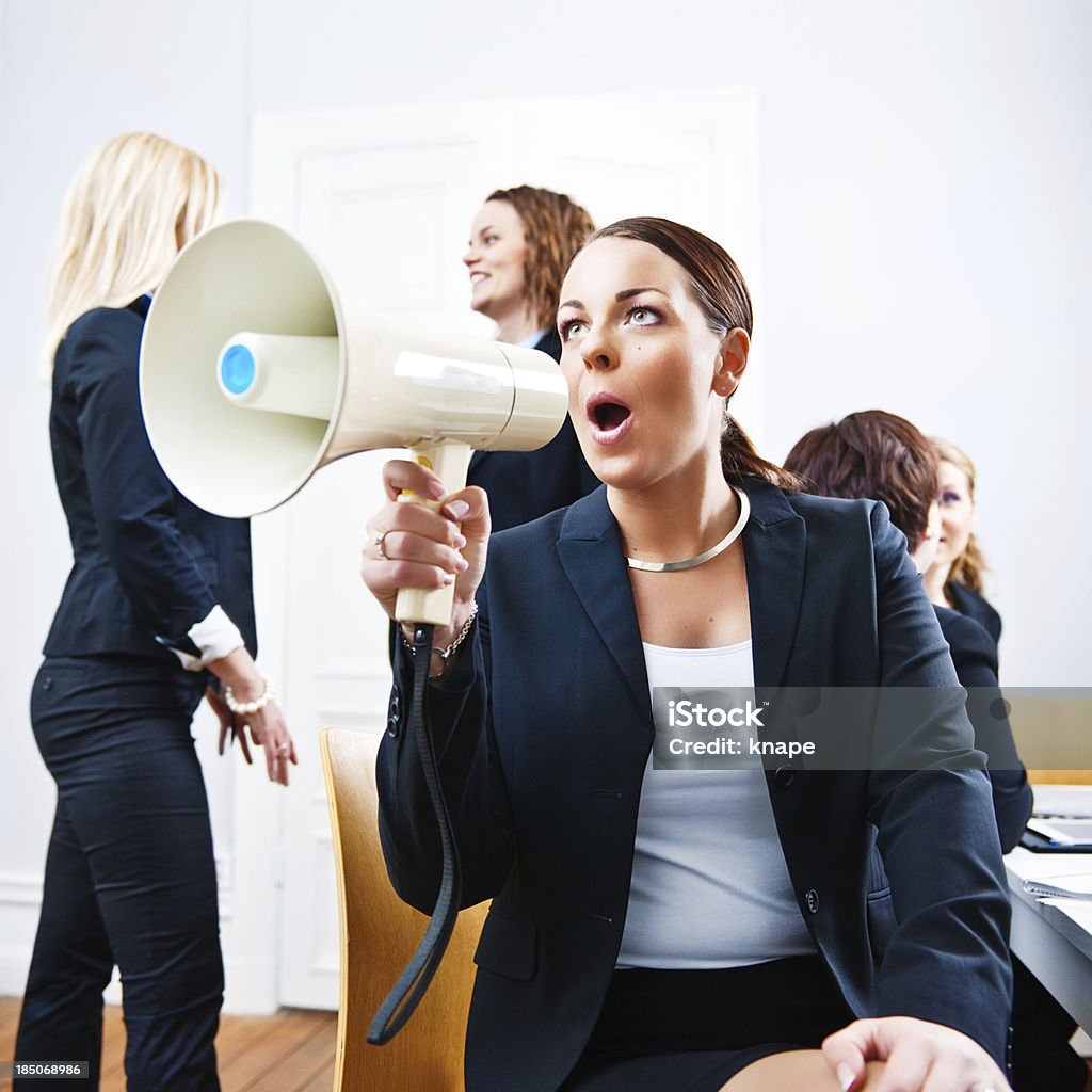 Mulher de negócios a gritar em um Megafone - Royalty-free 30-34 Anos Foto de stock