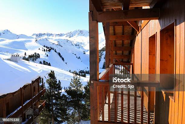 Ski Resort Stockfoto und mehr Bilder von Skihütte - Skihütte, Skifahren, Wohnhaus