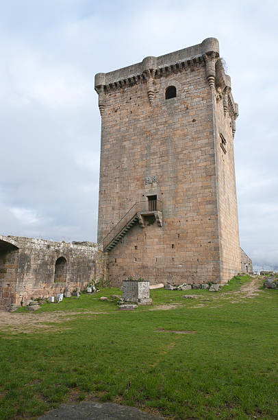 istock Medieval tower in Verin, Orense 185071703