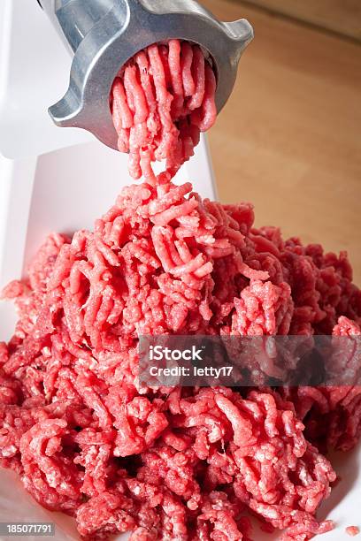 Trituradora De Carne Foto de stock y más banco de imágenes de Alimento - Alimento, Artículos domésticos, Blanco - Color
