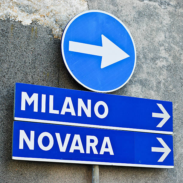 istock Italian directions roadsigns 185072321