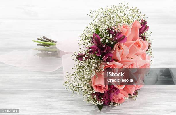 Foto de Buquê Da Noiva e mais fotos de stock de Alstromeria - Alstromeria, Bouquet, Branco