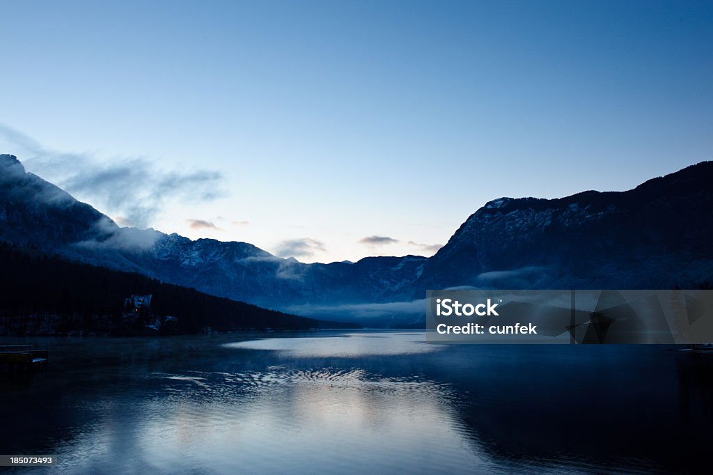 Bohinj 湖 - かすみのロイヤリティフリーストックフォト