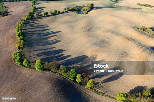 Foto de Foto Aérea De Um Campo De Primavera e mais fotos de stock de Acima - Acima, Agricultura, Ajardinado