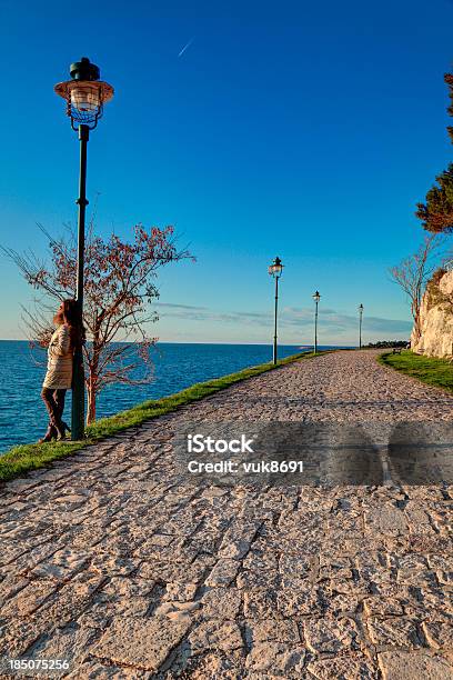 Rovinj Cidade Promenade - Fotografias de stock e mais imagens de Adulto - Adulto, Ajardinado, Ao Ar Livre